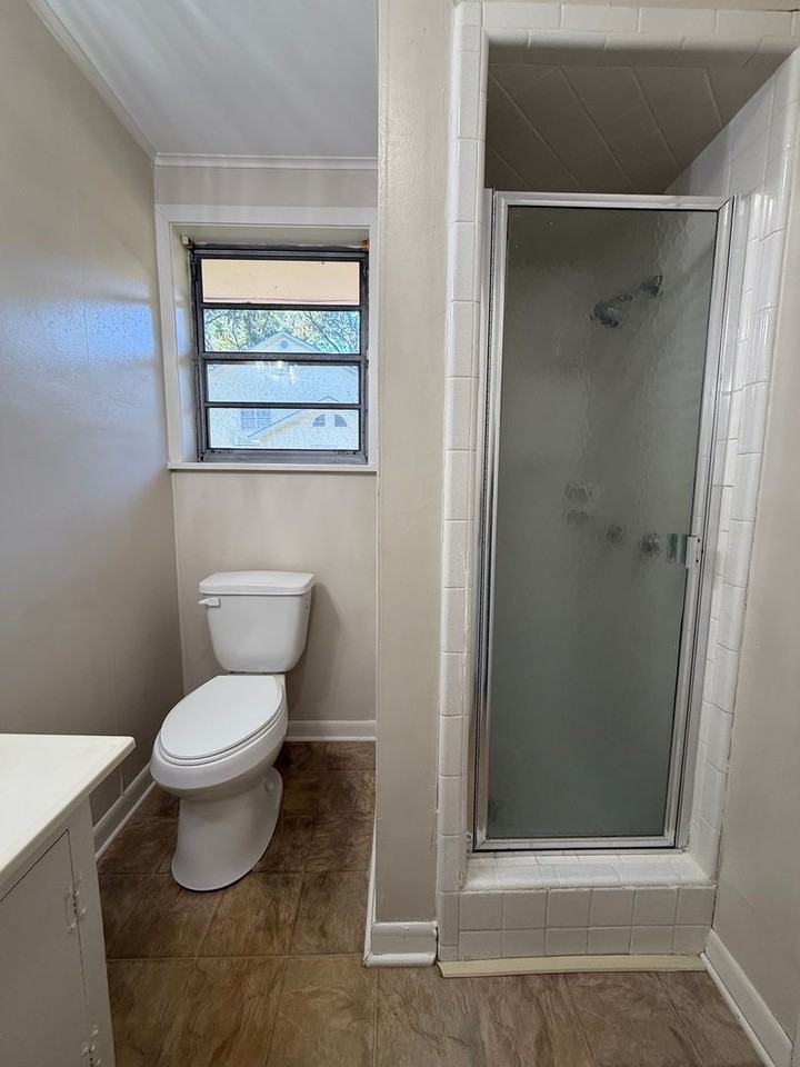 4519 Woodlawn Dr - Photo 7 of 10