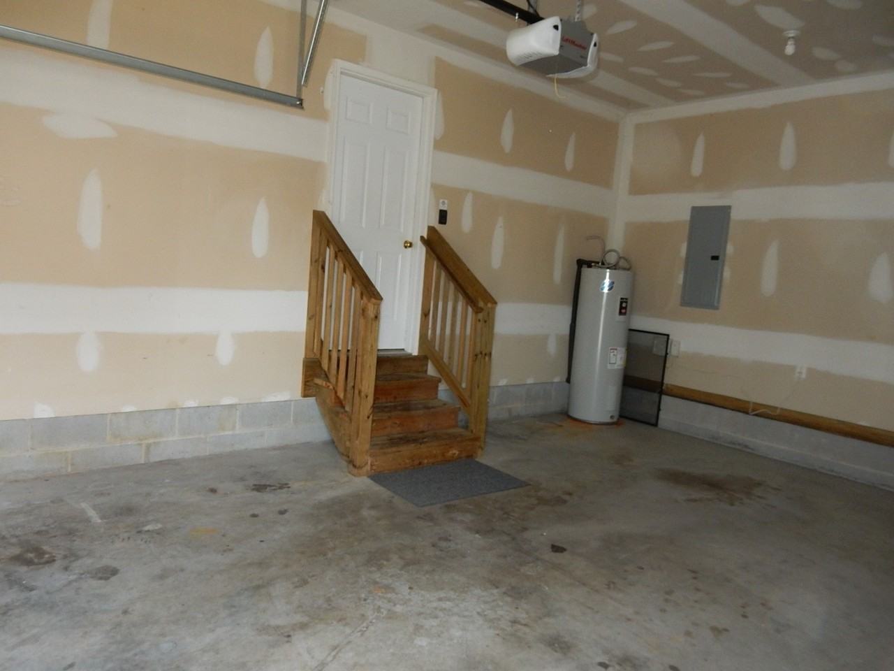 12807 Chester Grove Dr - Photo 4 of 32