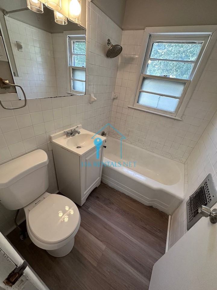 2102 S Spruce St - Photo 6 of 8