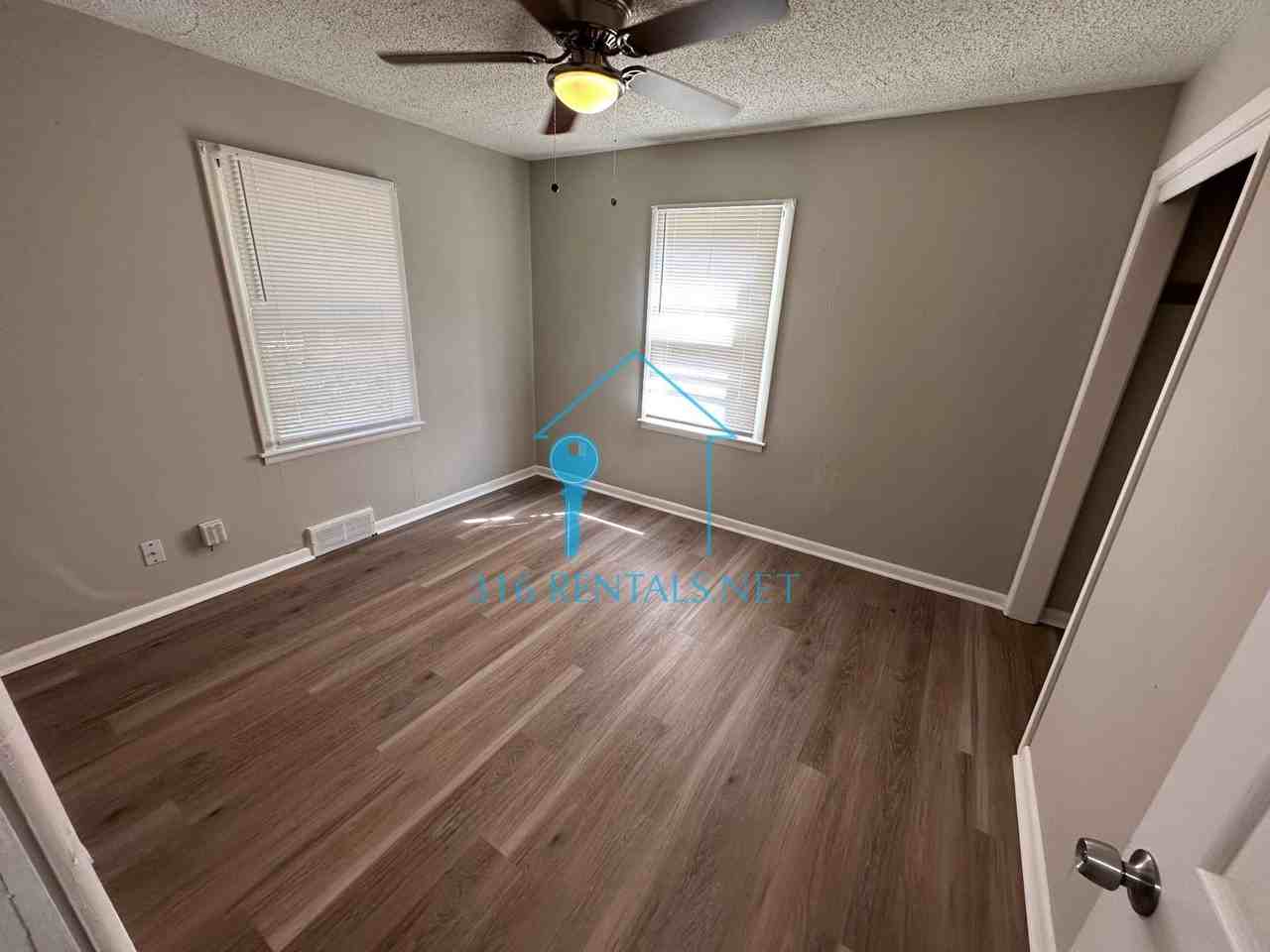 2102 S Spruce St - Photo 7 of 8