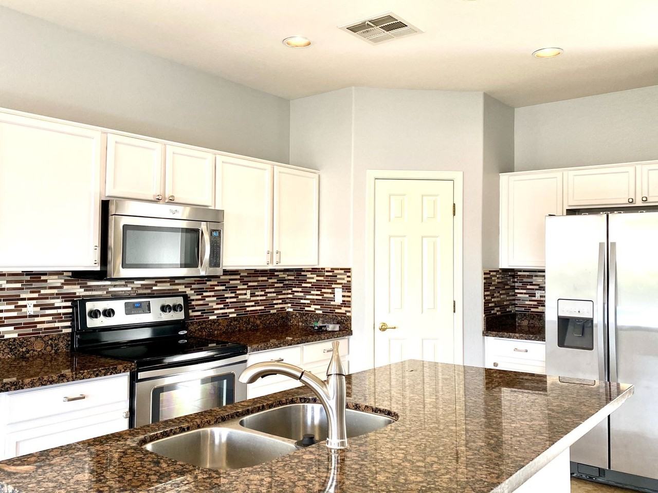 82 W Mahogany Pl - Photo 2 of 17