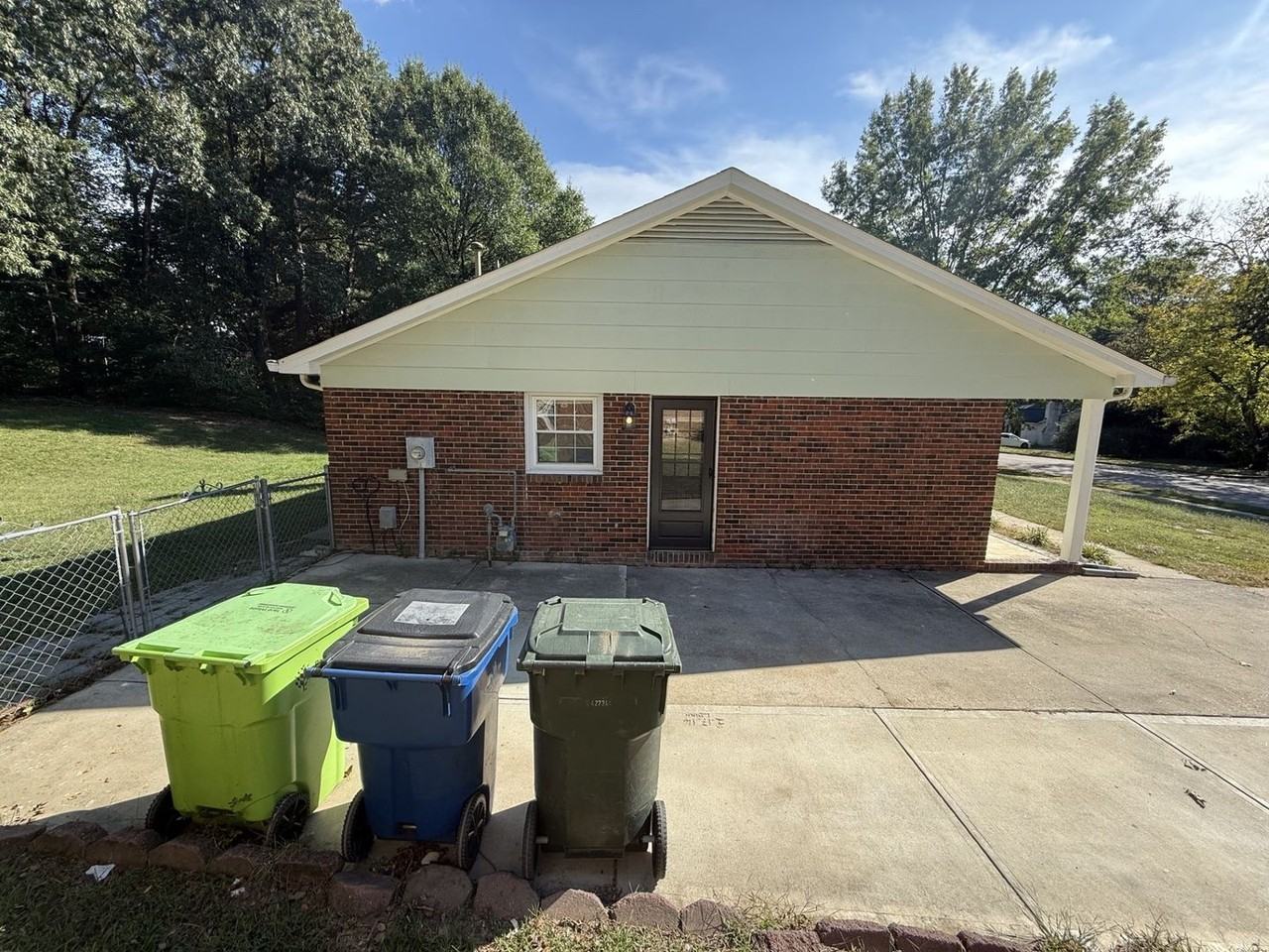 5224 Round Hill Ln - Photo 4 of 22