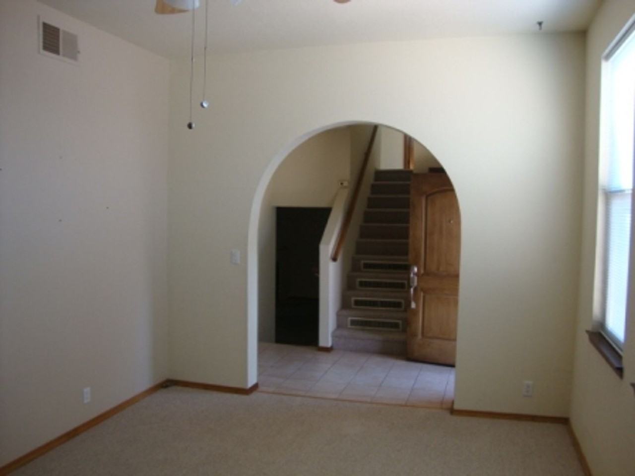 1944 Thomas Ave - Photo 4 of 15