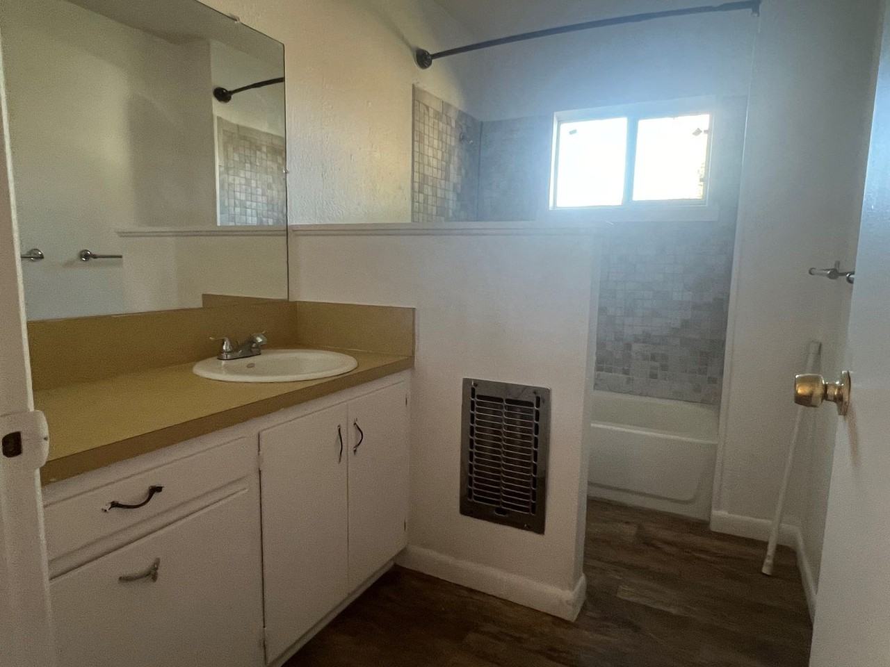 705 N Heights Dr - Photo 5 of 6