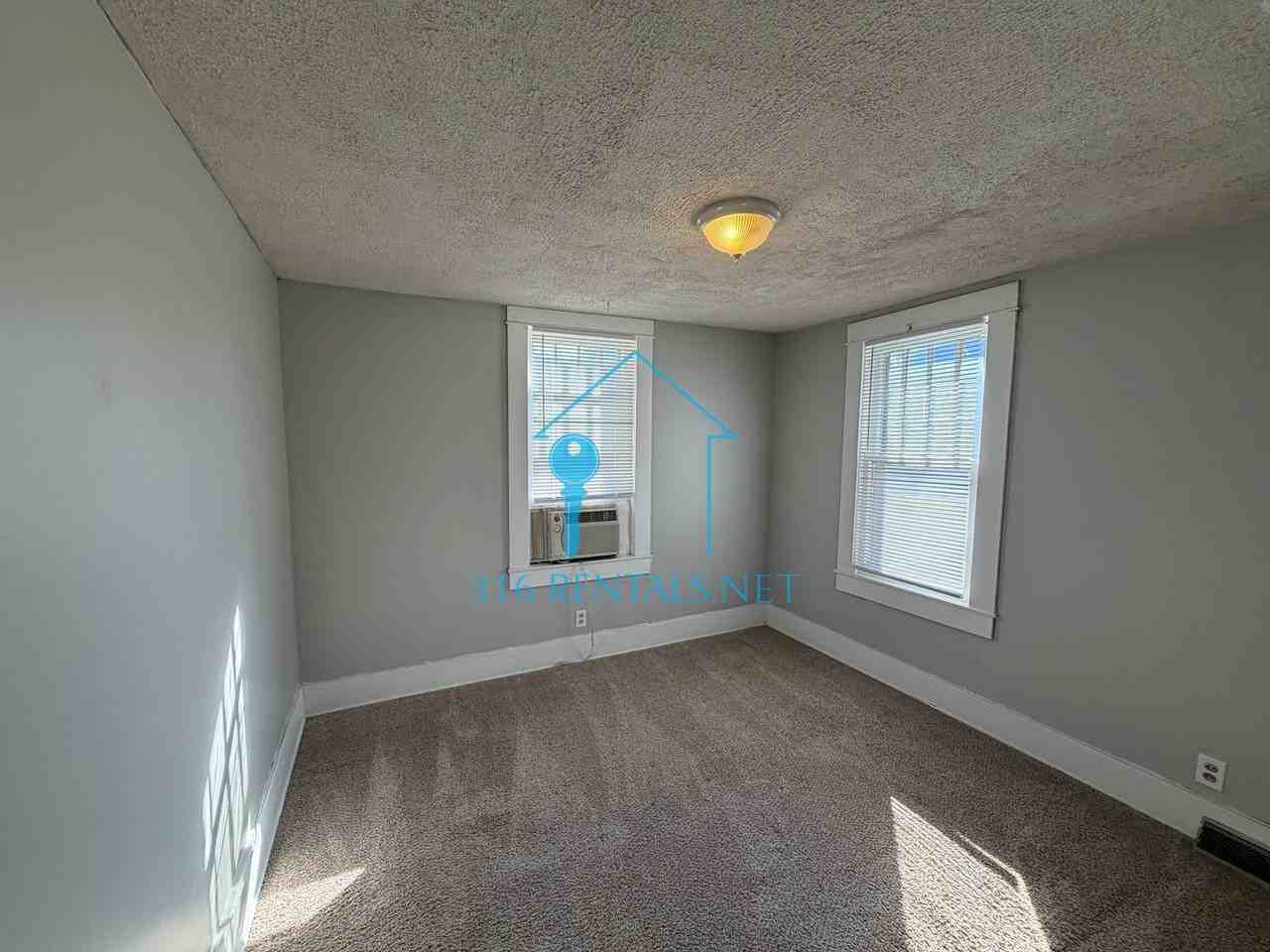 323 E 9th St - Photo 2 of 10