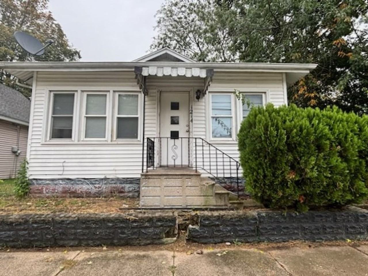 1214 S 29th St - Photo 2 of 33