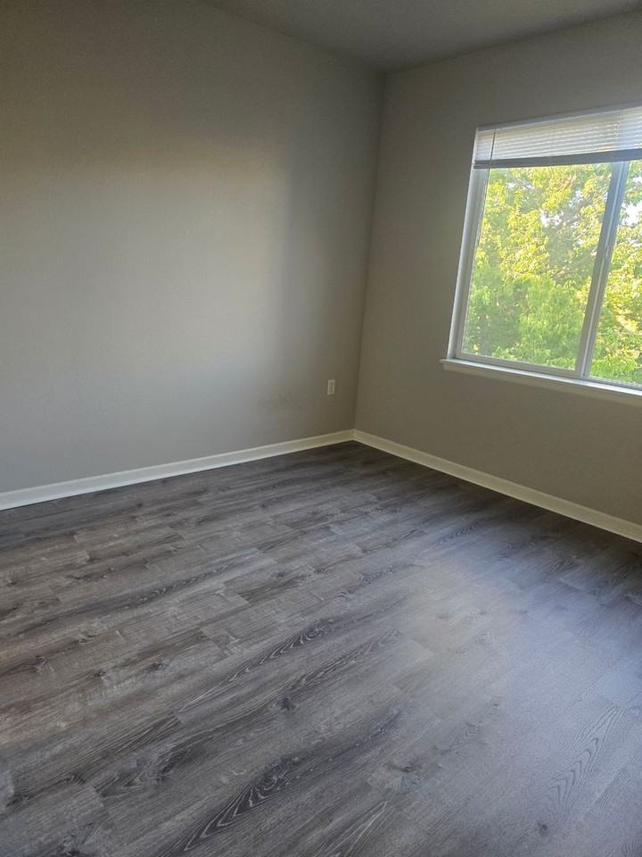 Fox Meadows Apartments - Photo 3 of 11