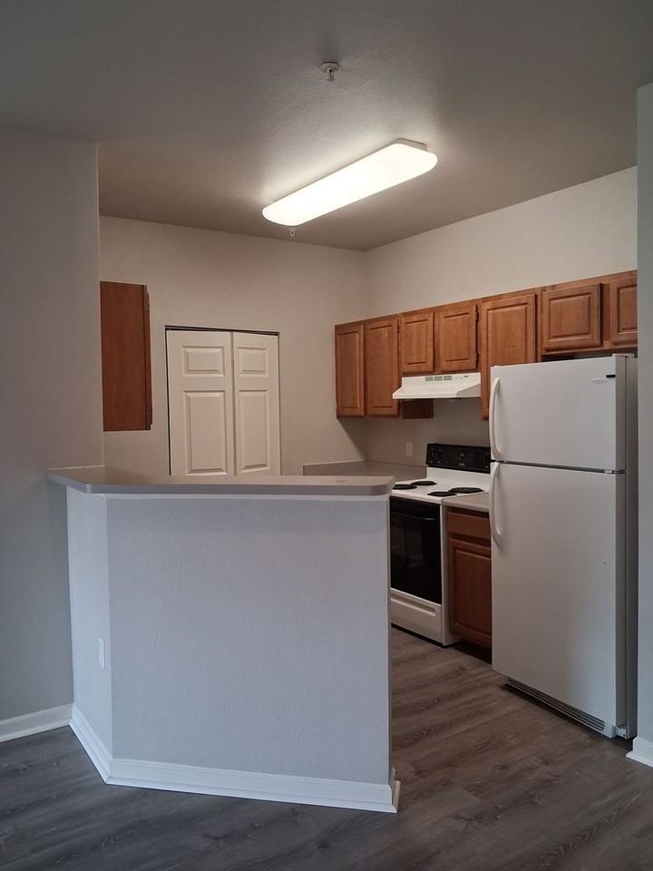 Fox Meadows Apartments - Photo 7 of 11