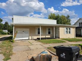 1526 N Maple Ave - Photo 1 of 1