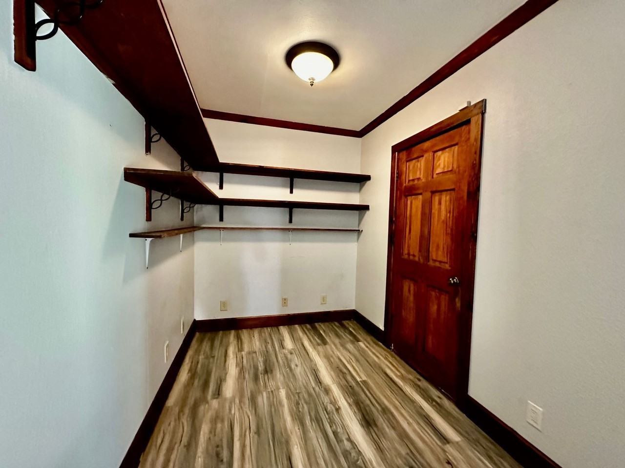 1111 Donna Kay Dr - Photo 5 of 9