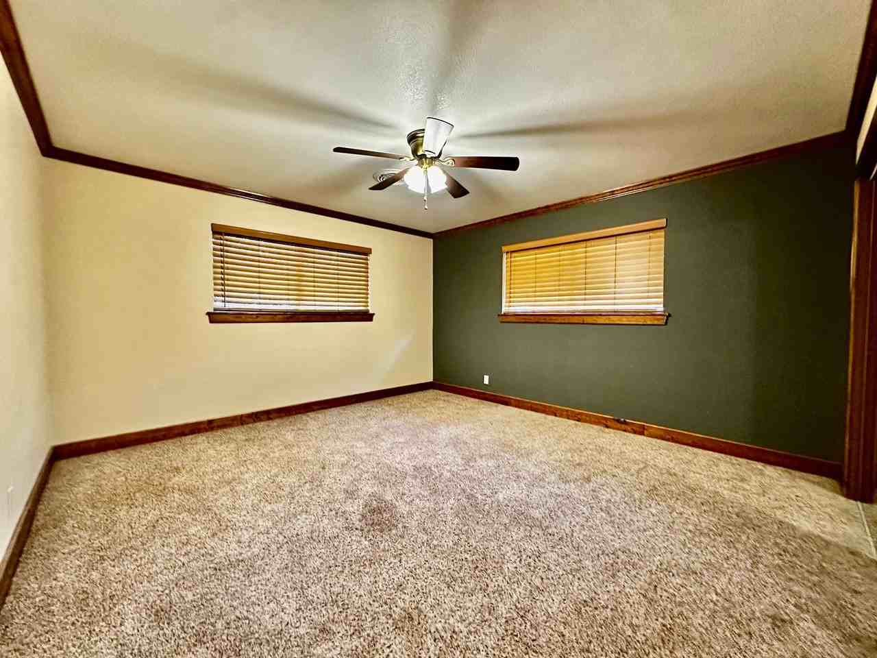 1111 Donna Kay Dr - Photo 7 of 9