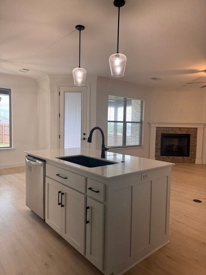 9103 Wayne Xing - Photo 3 of 12