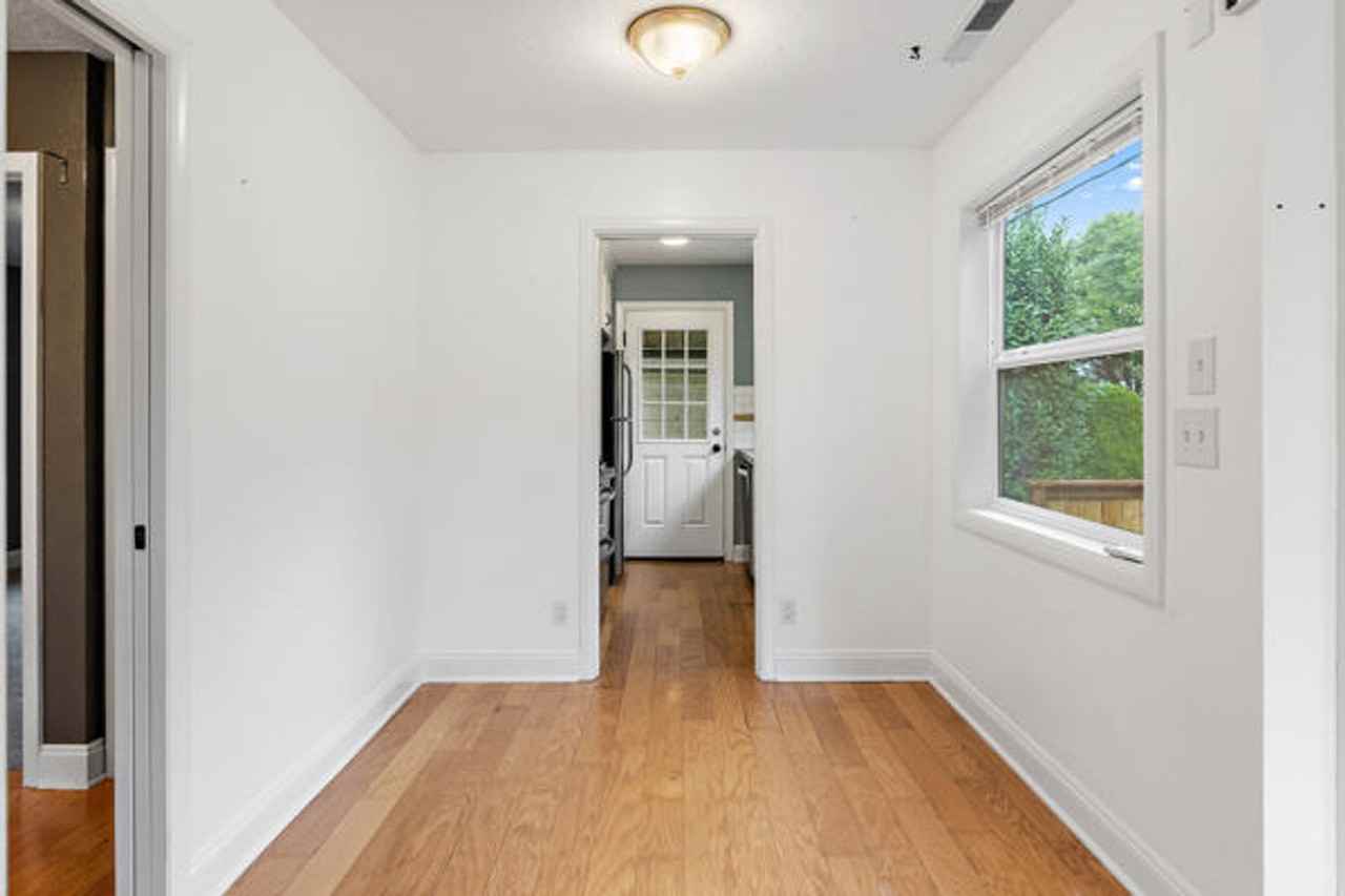 9525 N Hodge Ave - Photo 5 of 34
