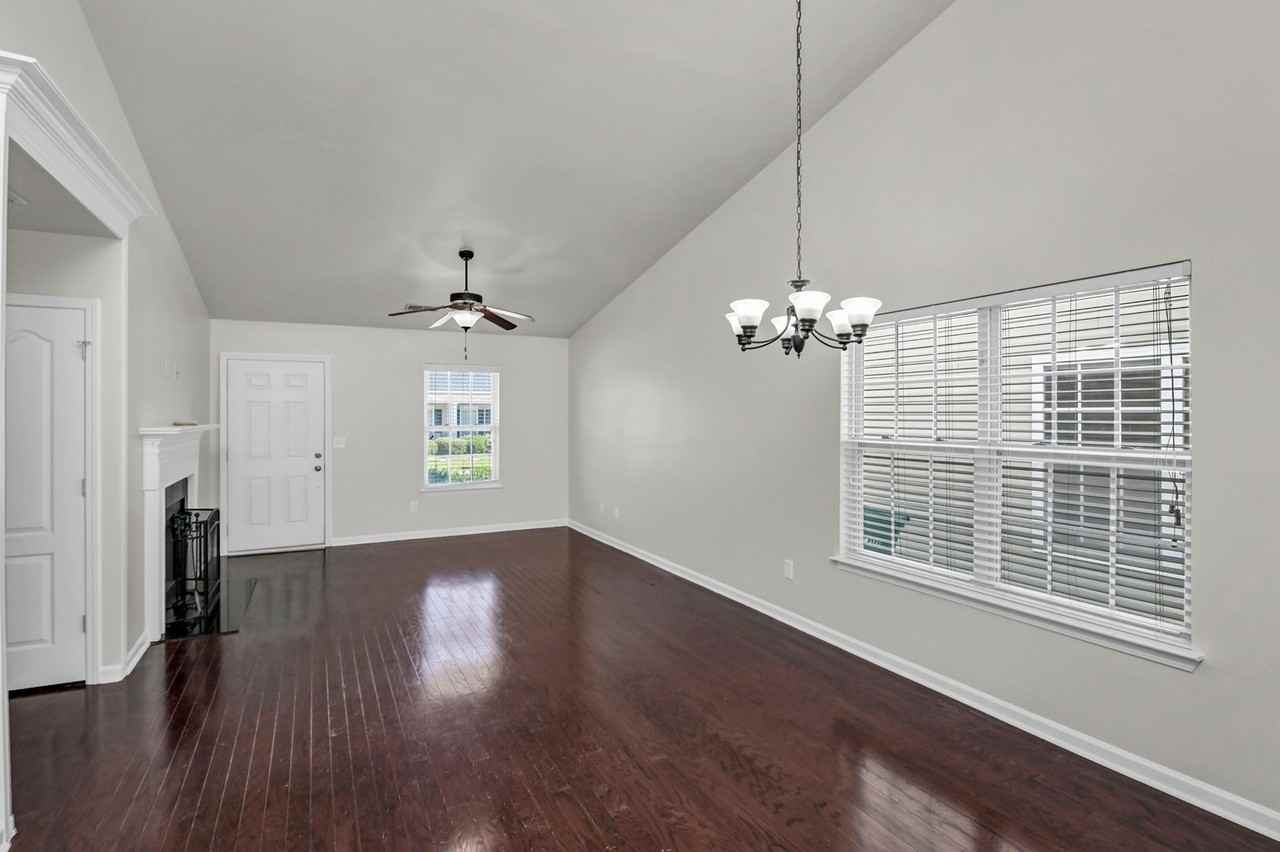 537 Dawsons Park Way - Photo 4 of 31