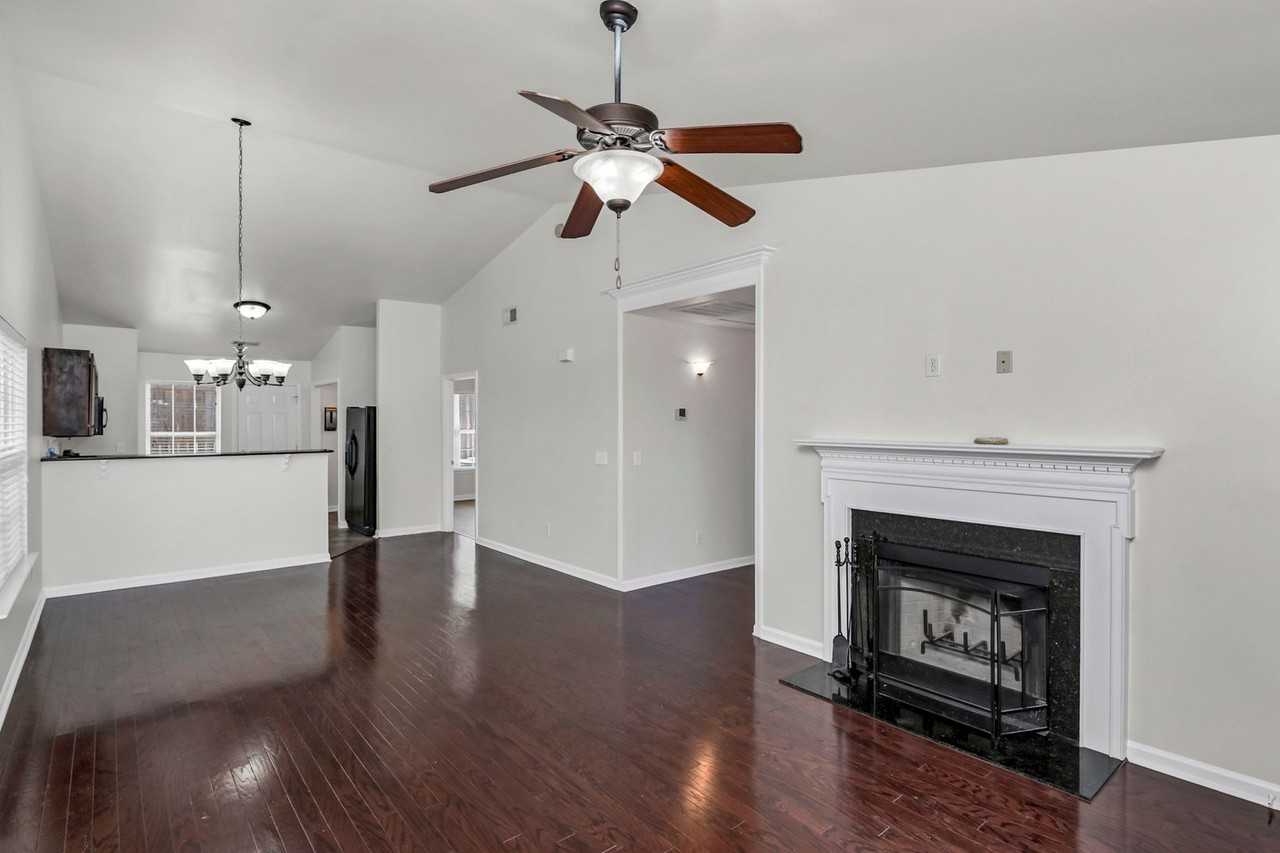537 Dawsons Park Way - Photo 7 of 31