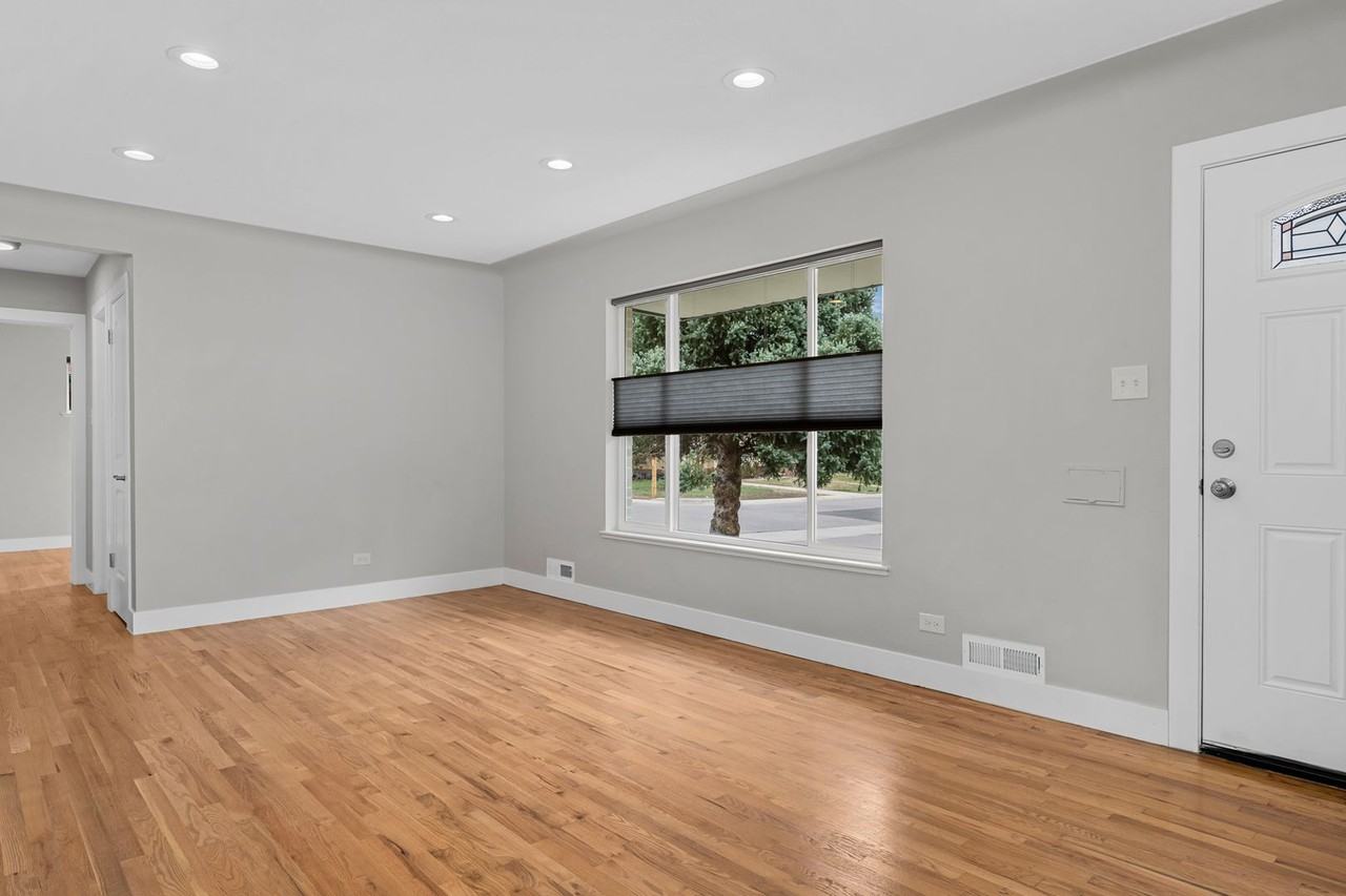 5060 W Vassar Ave - Photo 4 of 48
