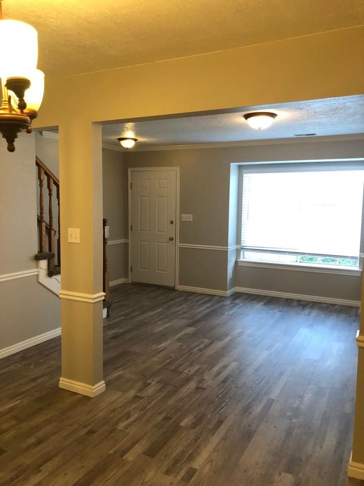 2289 W 540 N - Photo 4 of 15