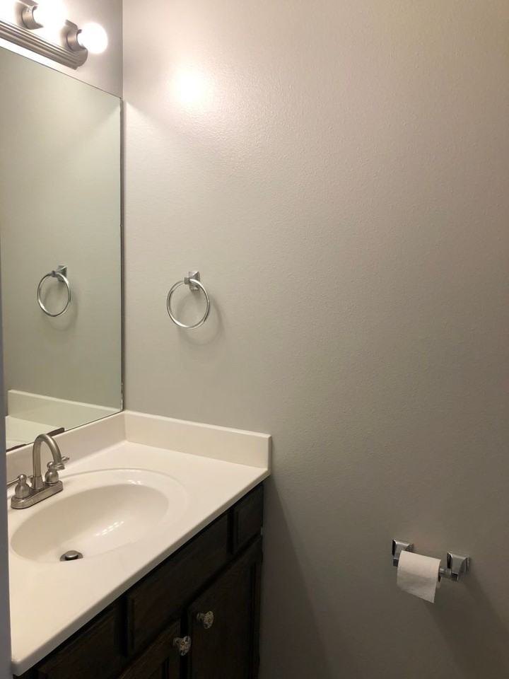 2289 W 540 N - Photo 6 of 15