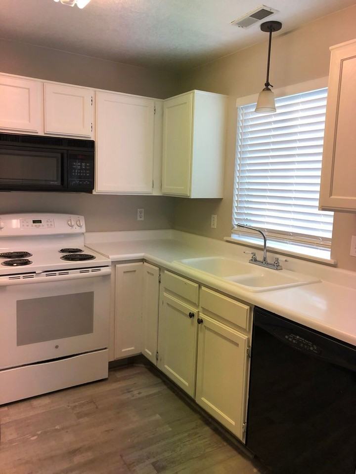 2289 W 540 N - Photo 7 of 15