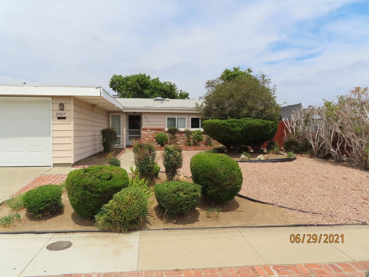 2927 Melbourne Dr - Photo 2 of 22