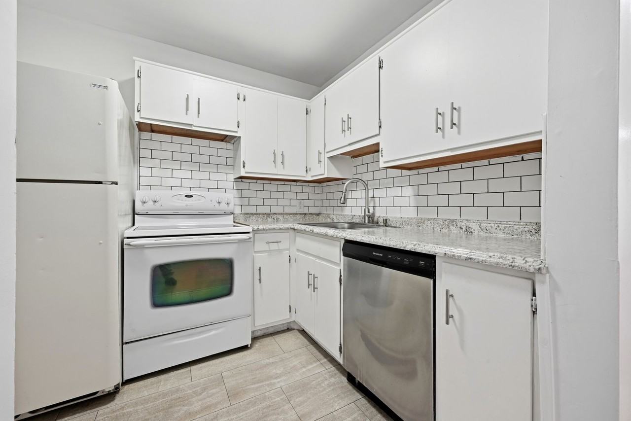 504 Broadway #3 - Photo 3 of 12