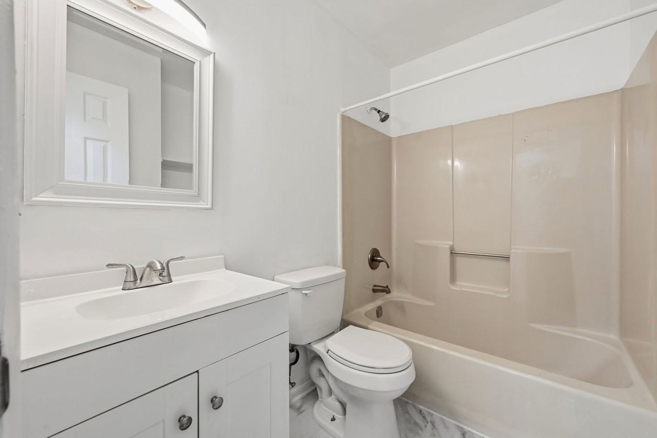504 Broadway #3 - Photo 5 of 12