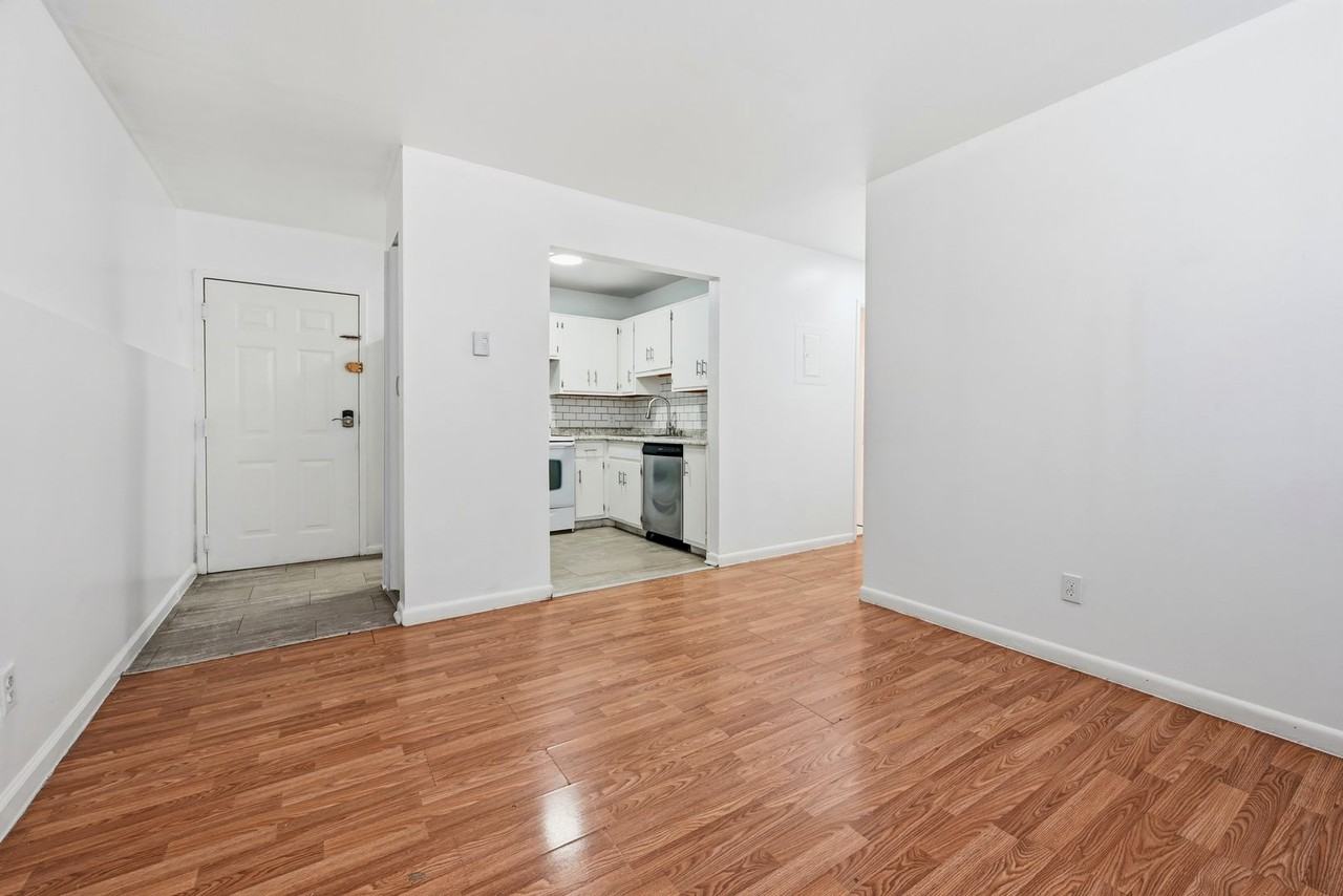 504 Broadway #3 - Photo 7 of 12