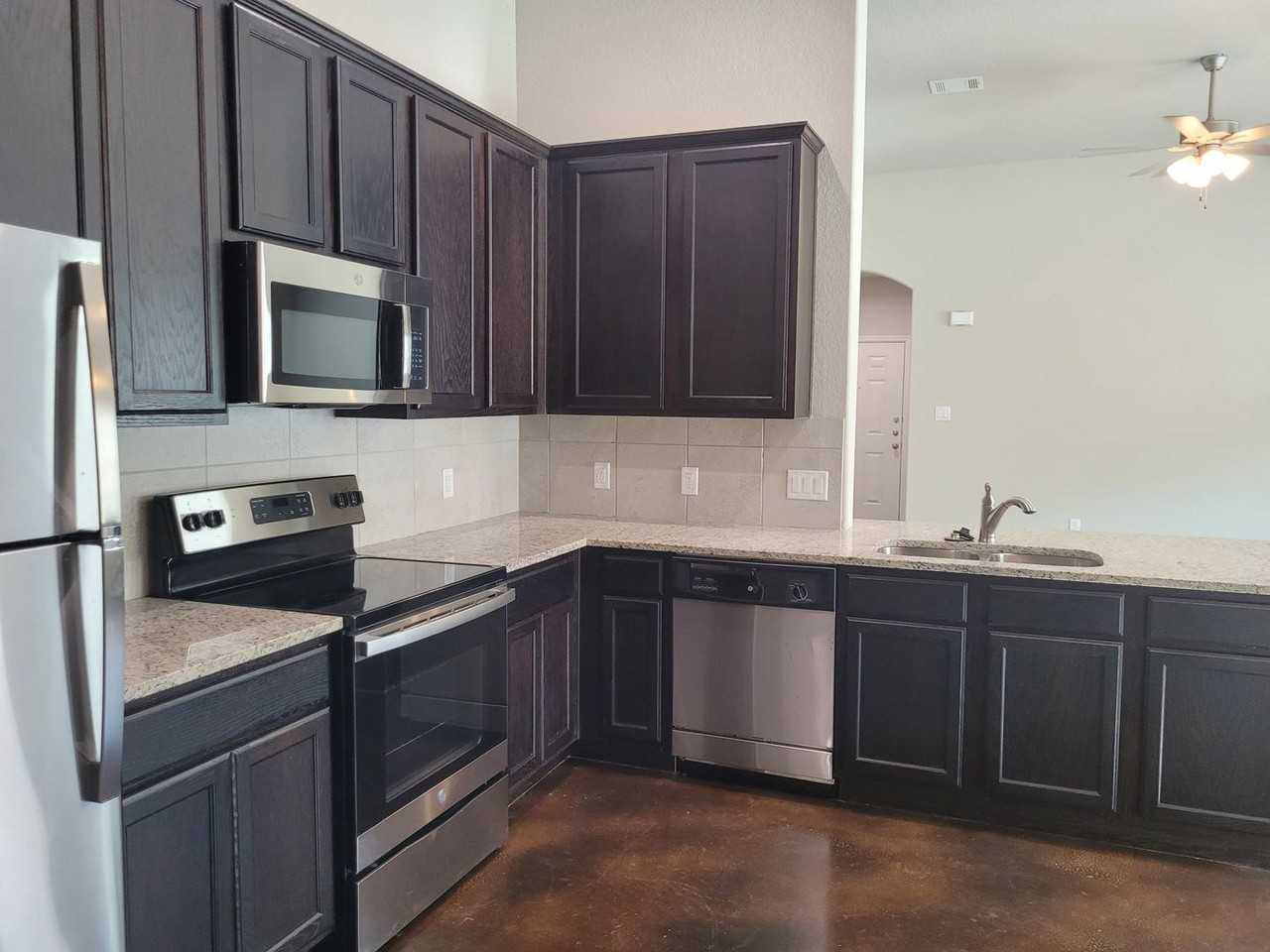 1140 Stanley Way - Photo 3 of 12
