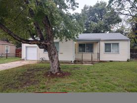 916 W 30th St S - Photo 1 of 1
