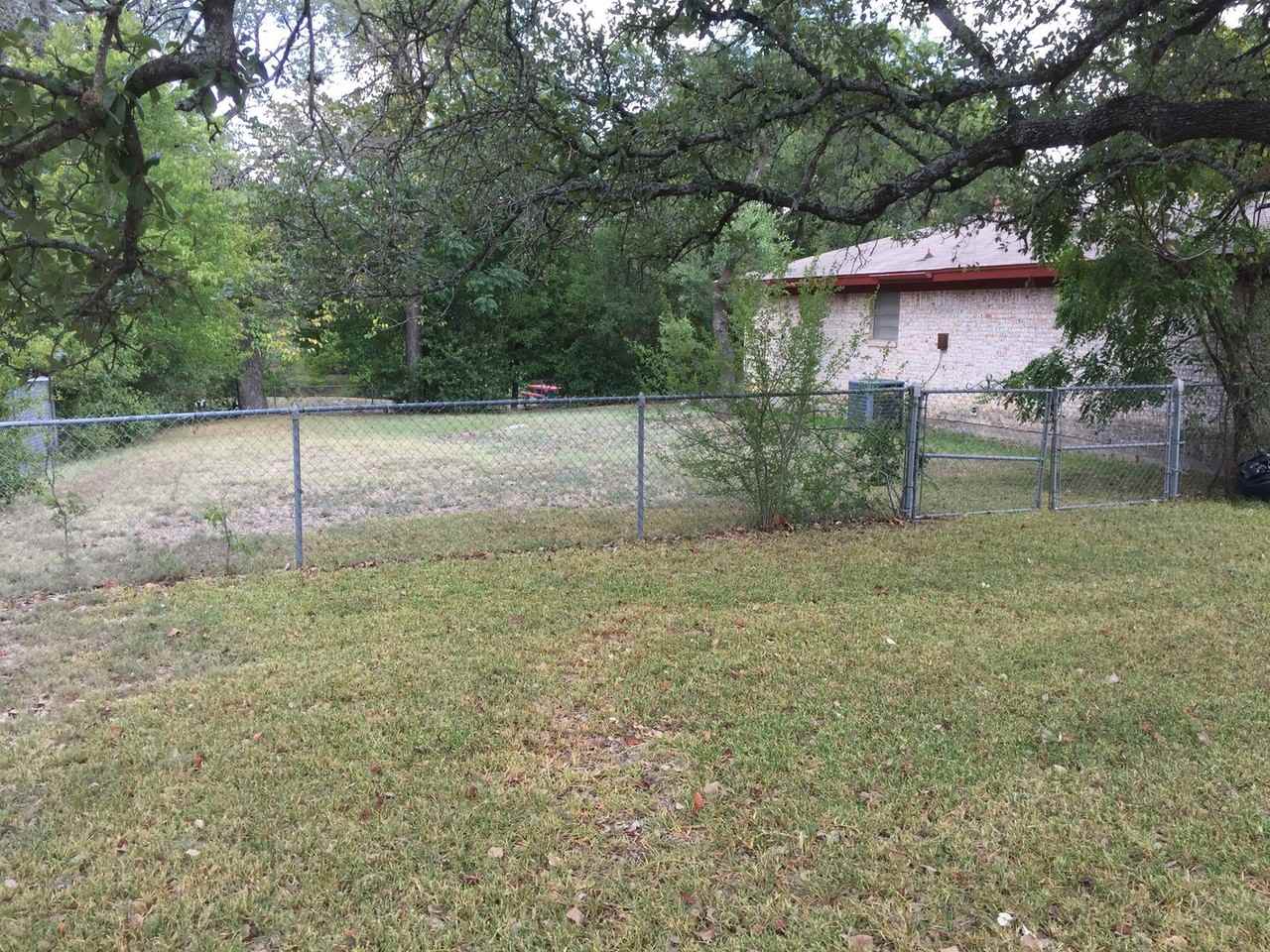 1915 Pleasant Ln - Photo 2 of 5