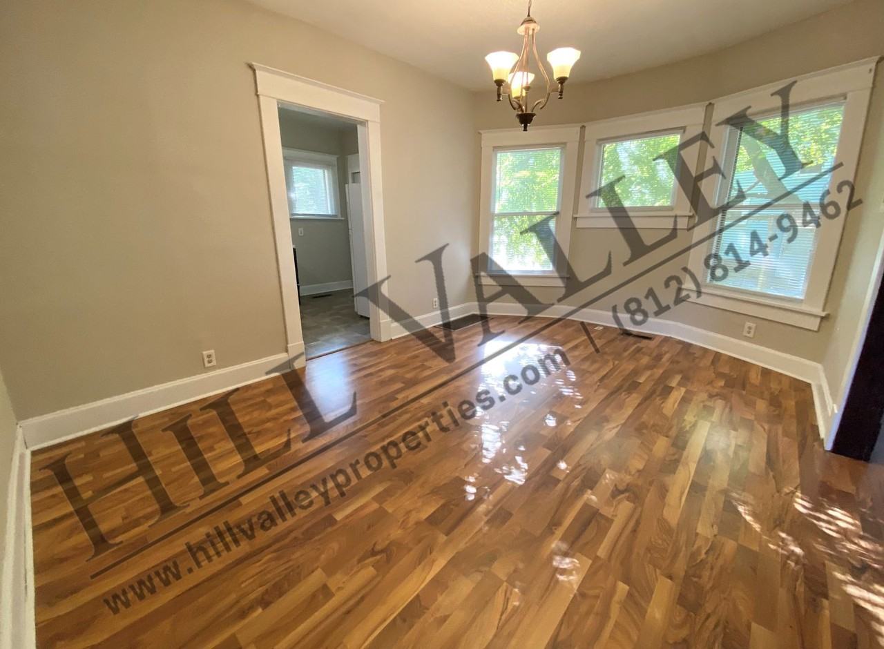 1111 Hulman St - Photo 5 of 15