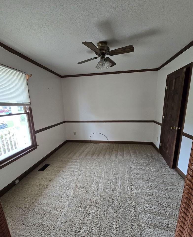 1848 Windlock Dr - Photo 3 of 17