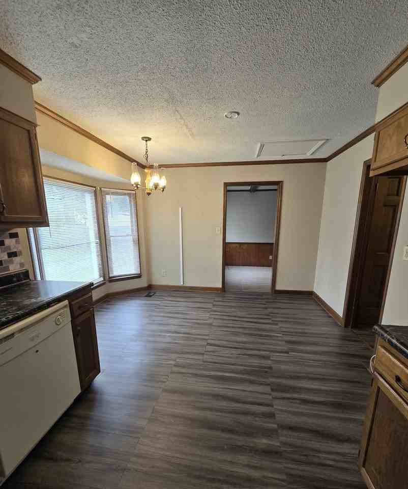 1848 Windlock Dr - Photo 5 of 17