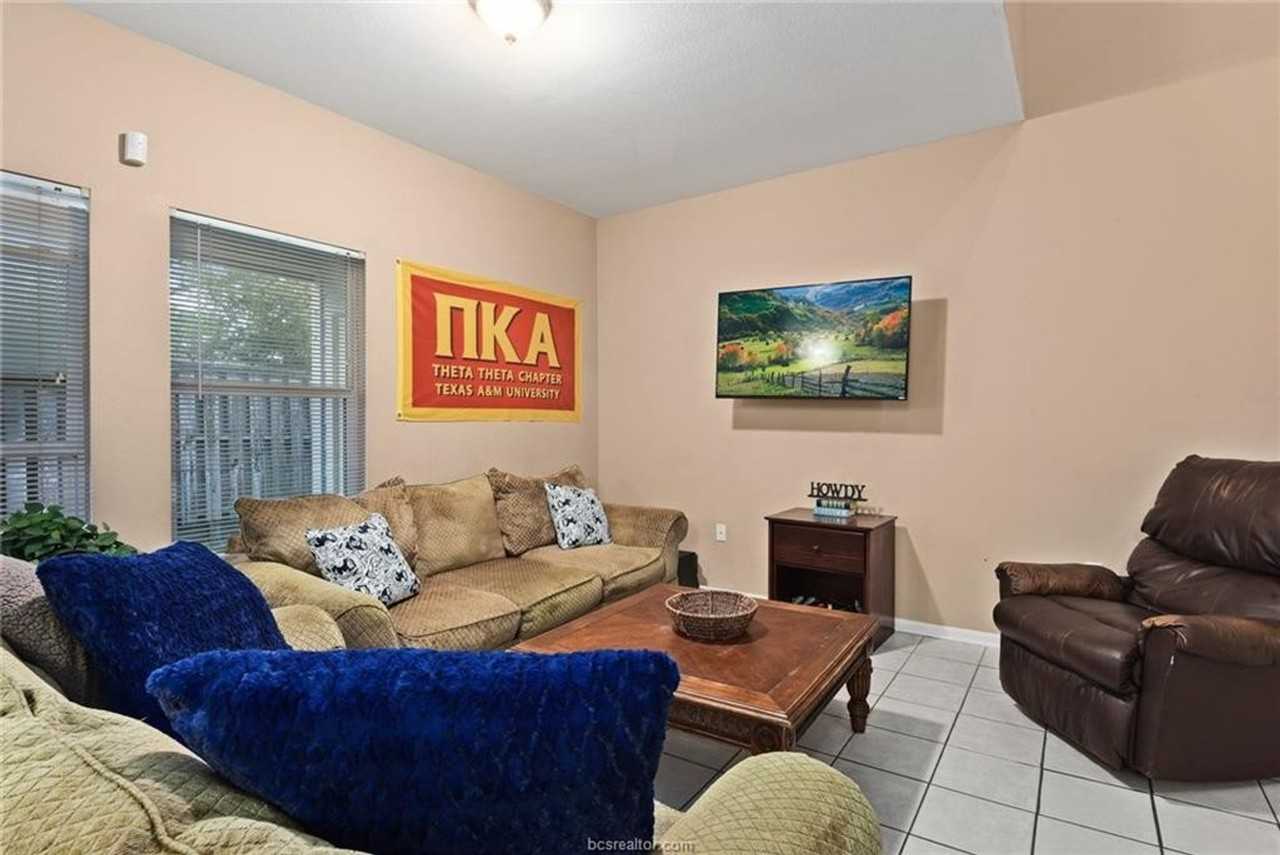 1349 Canyon Creek Cir - Photo 3 of 19