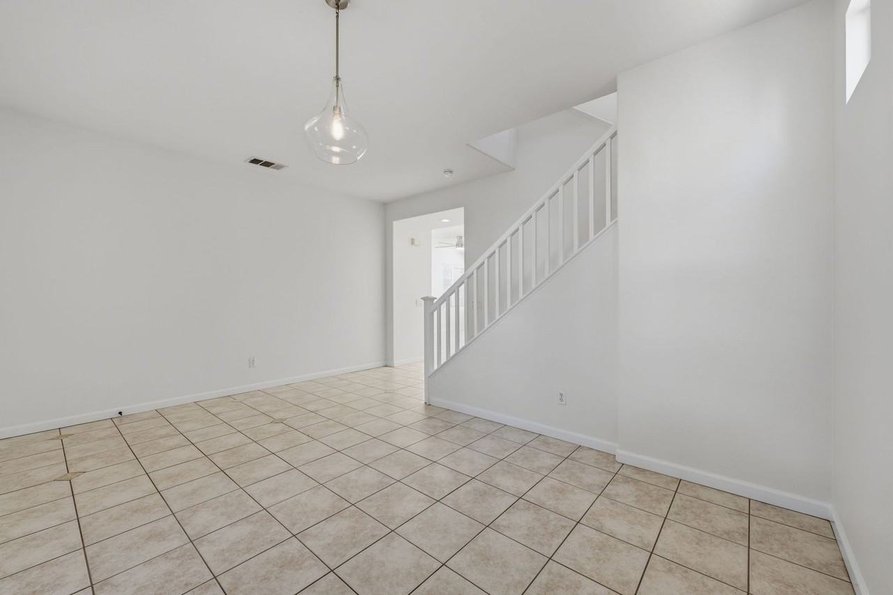 471 Camino Verde - Photo 4 of 29