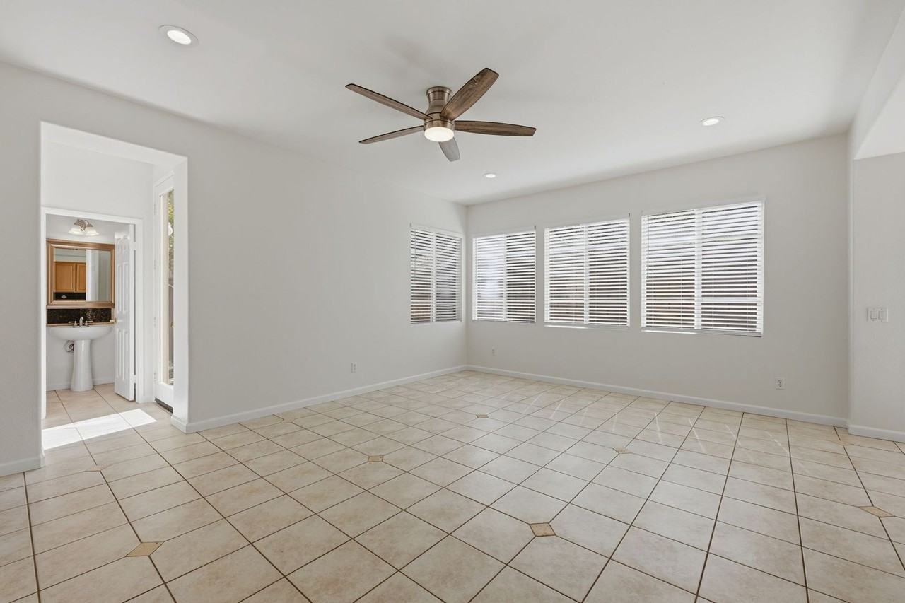471 Camino Verde - Photo 5 of 29