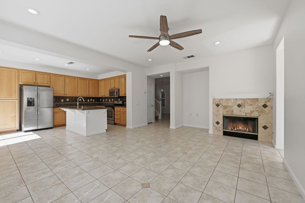471 Camino Verde - Photo 7 of 29
