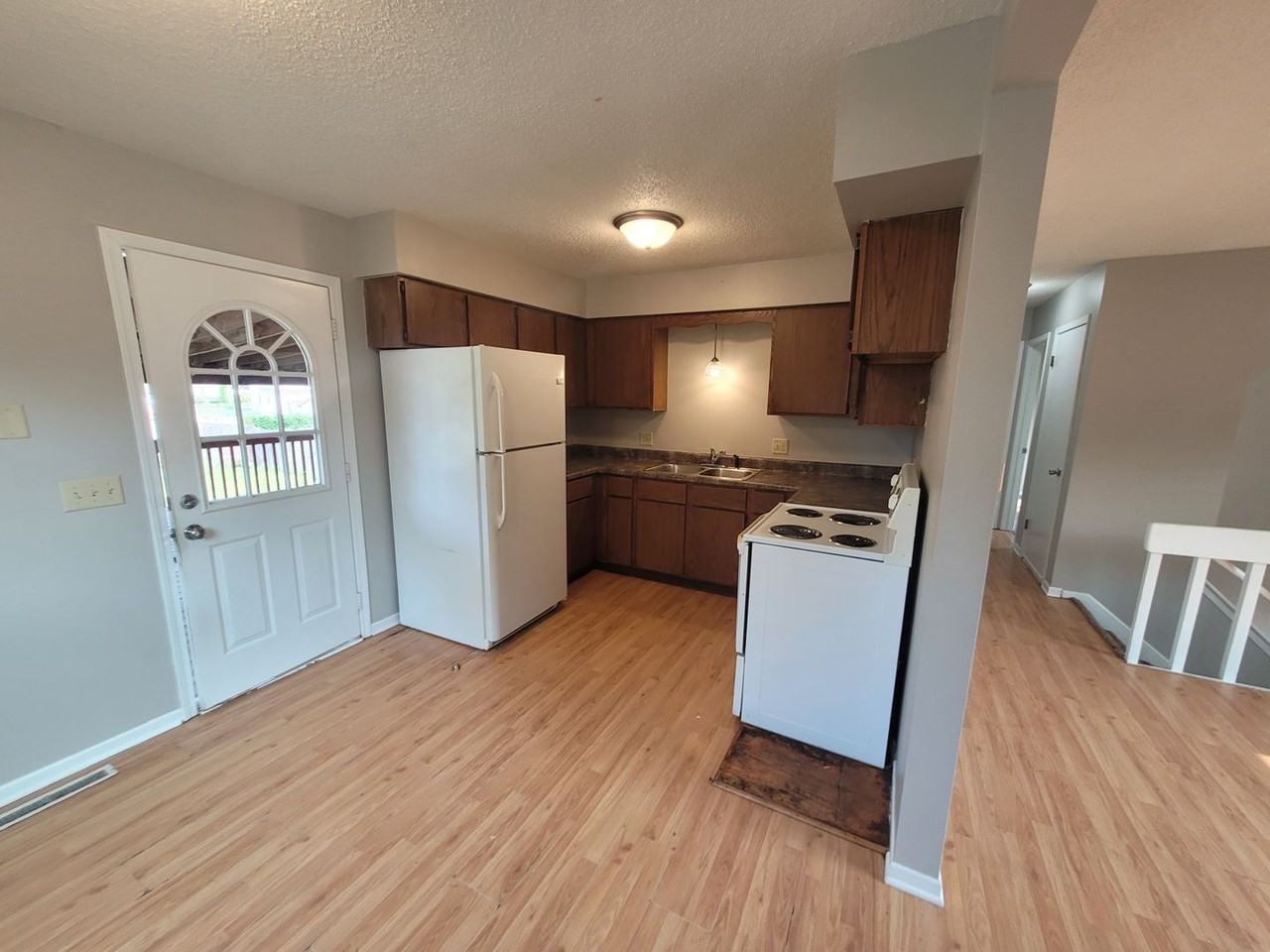 622 Se 10th St - Photo 4 of 41
