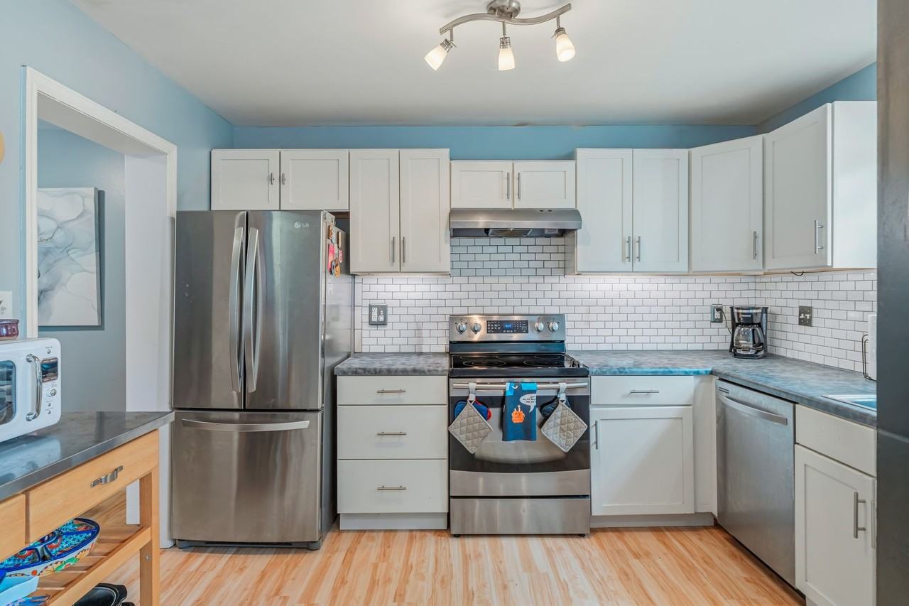 7021 Traditional Dr - Photo 3 of 26