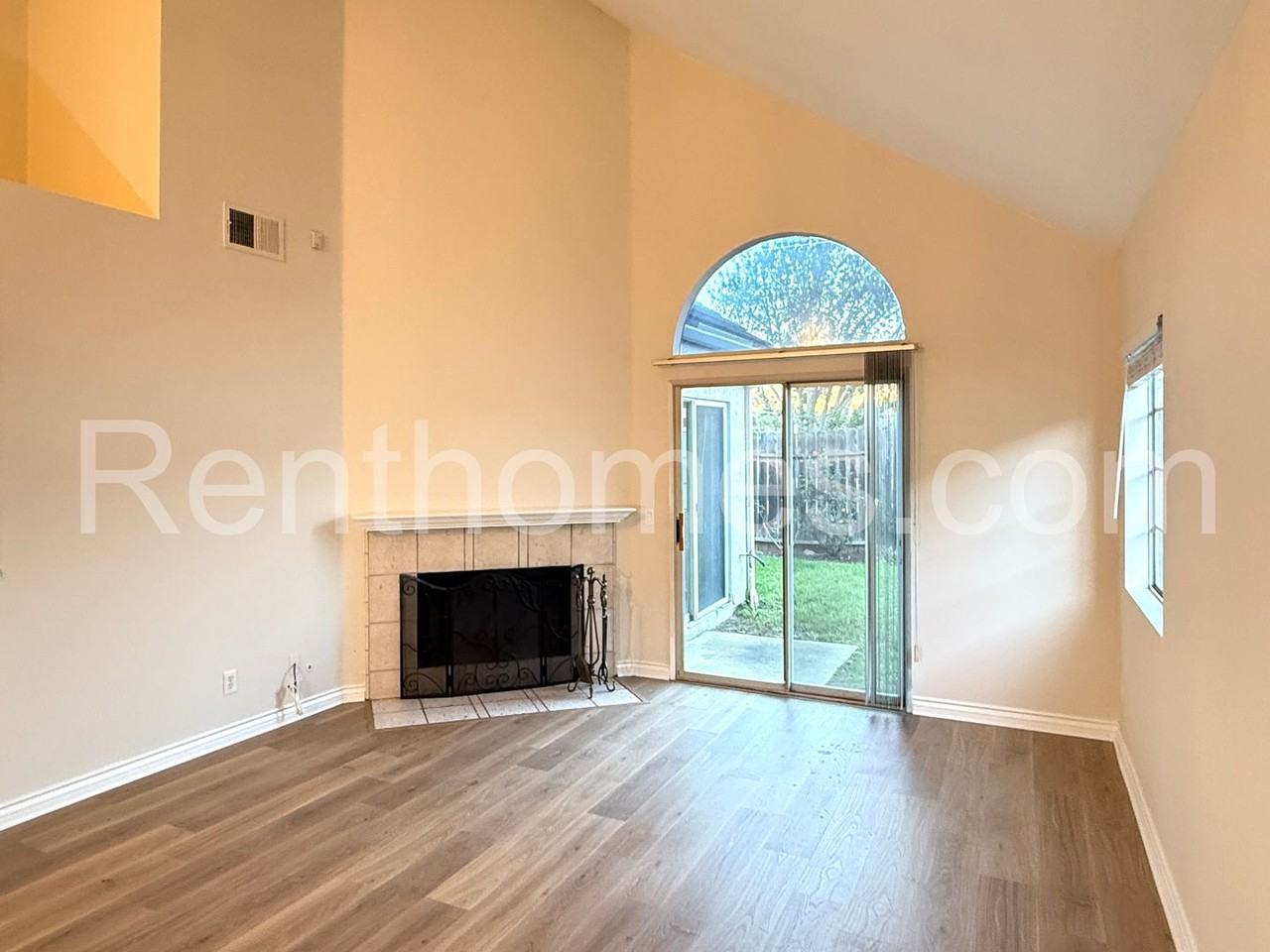 10222 Rancho Carmel Dr - Photo 2 of 27