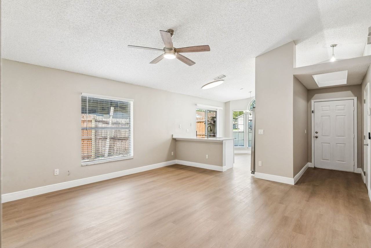 316 Mccoy Village Ct - Photo 4 of 21