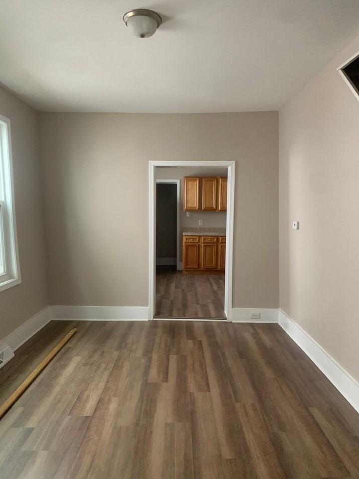 129 Ray St - Photo 4 of 25