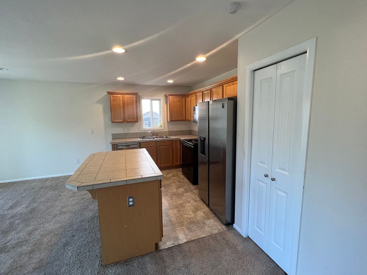 18128 72nd Ave E - Photo 5 of 10