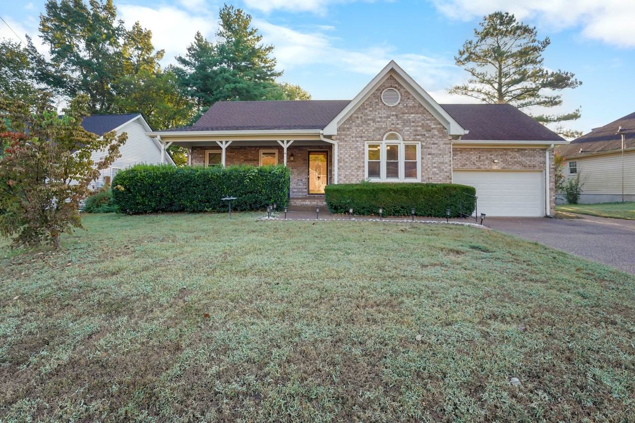1503 Birchwood Cir - Photo 2 of 31