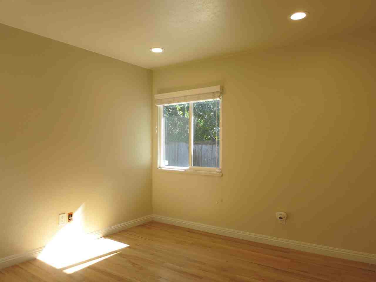 984 Orchid Way - Photo 6 of 21