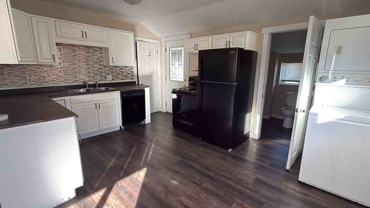 308 2nd Ave Nw - Photo 4 of 9