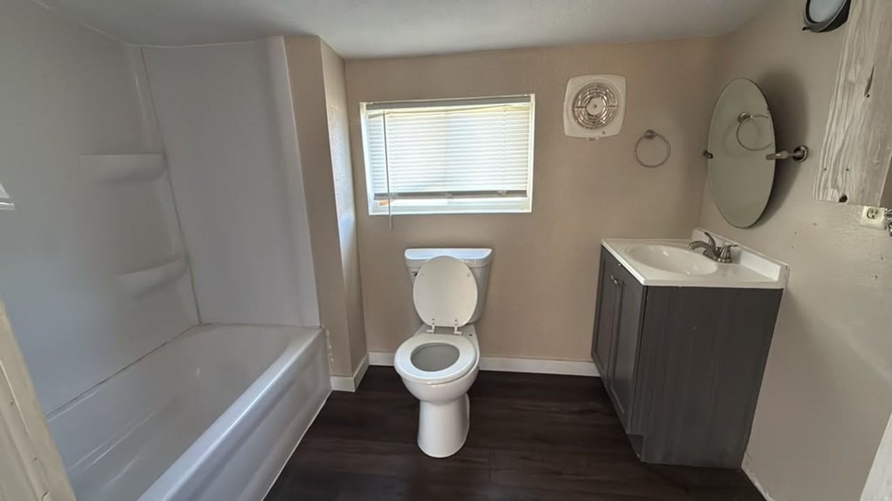 308 2nd Ave Nw - Photo 5 of 9