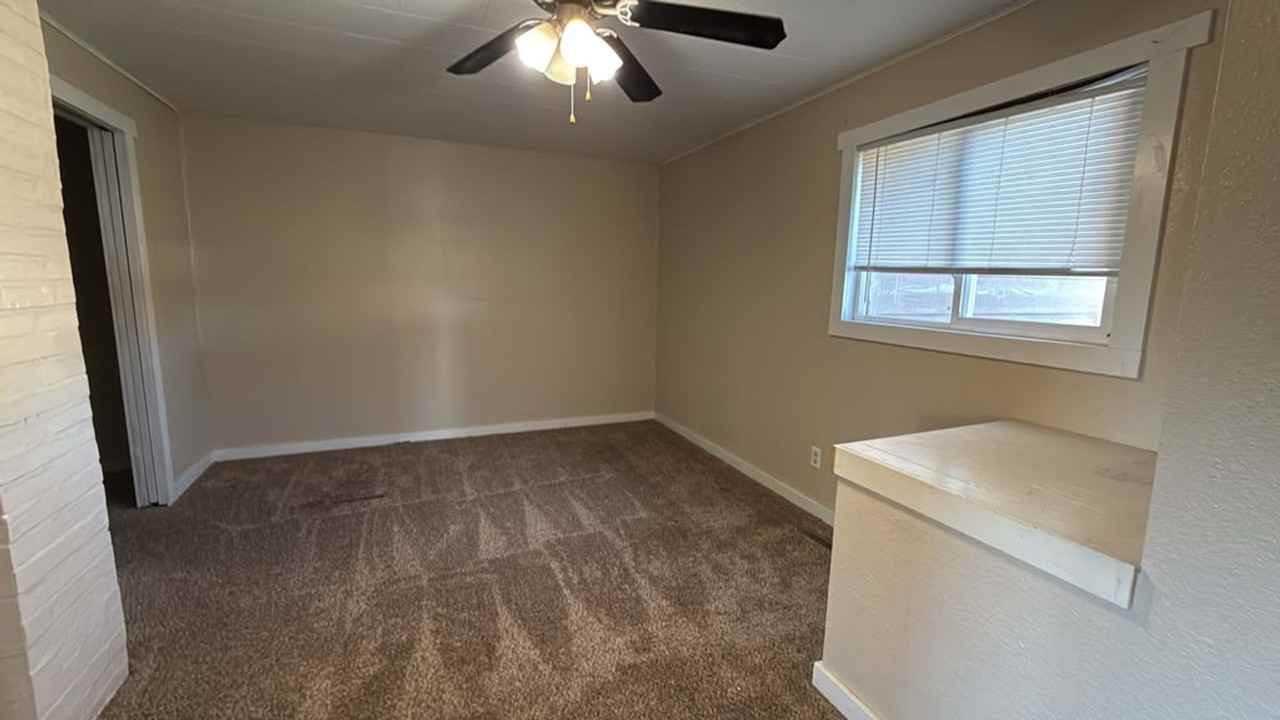 308 2nd Ave Nw - Photo 6 of 9