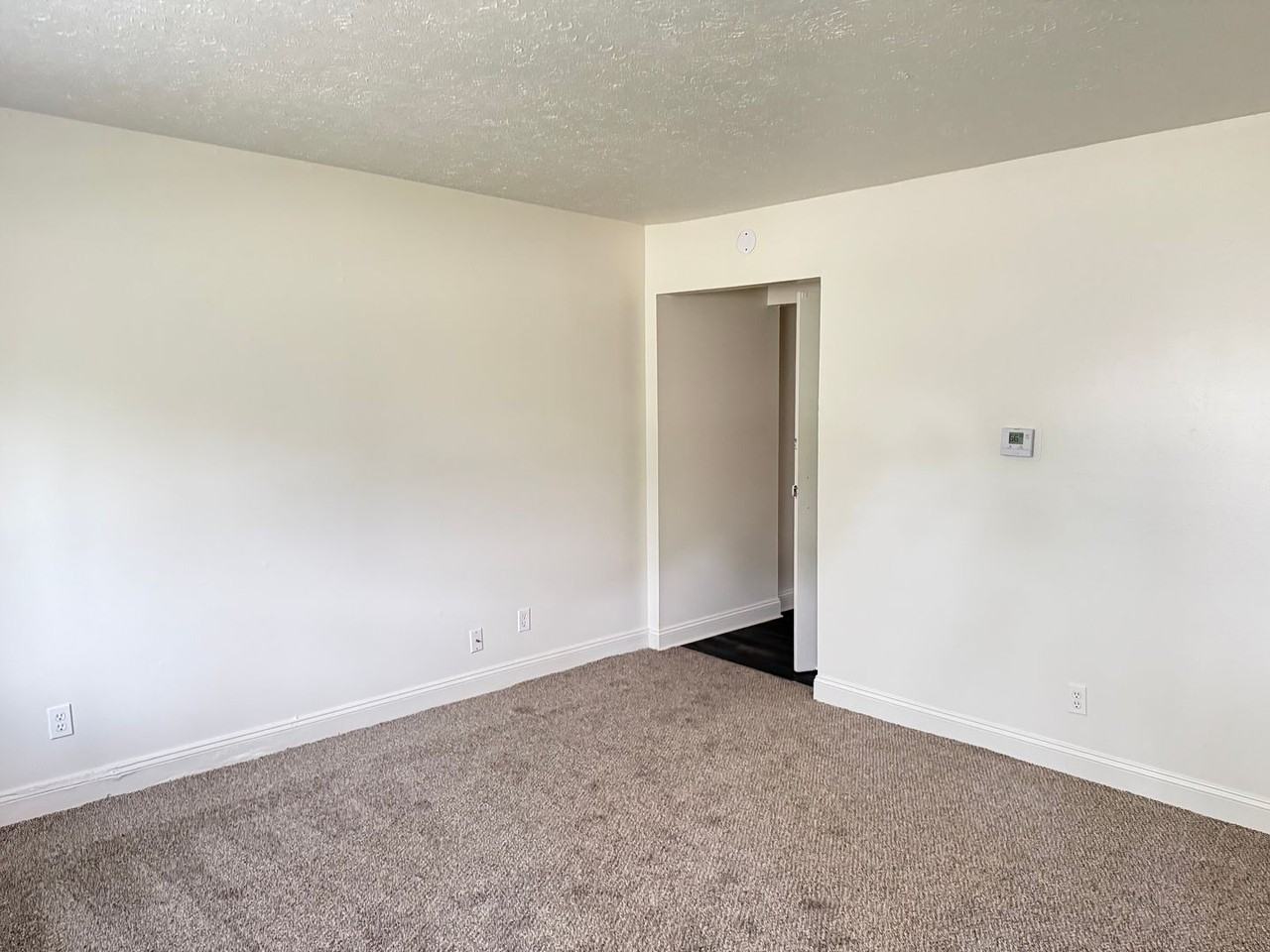 1002 N School St #5 - Photo 5 of 8