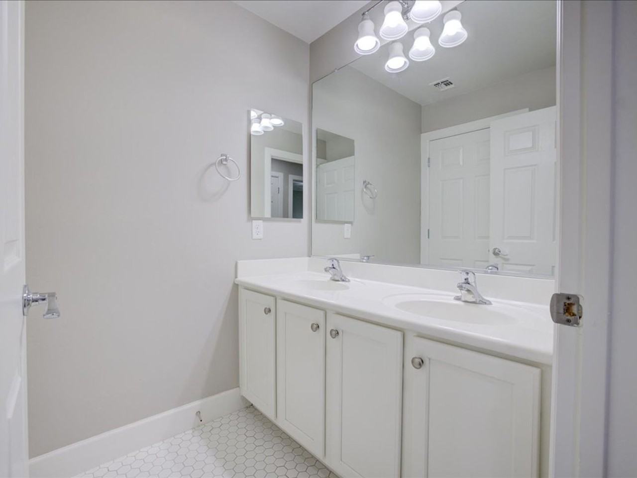5587 S Sunrise Peak Rd - Photo 7 of 50